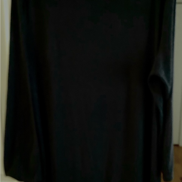Old Navy Black Top (t-shirt with long sleeves) EUC - Picture 3 of 4